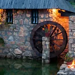Üdülőpark Rafting Camp Tara Center Tri Vodenice 3*