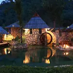 Rafting Camp Tara Center Tri Vodenice