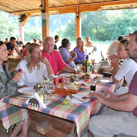Prázdninový areál Rafting Camp Tara Center Tri Vodenice Bastasi