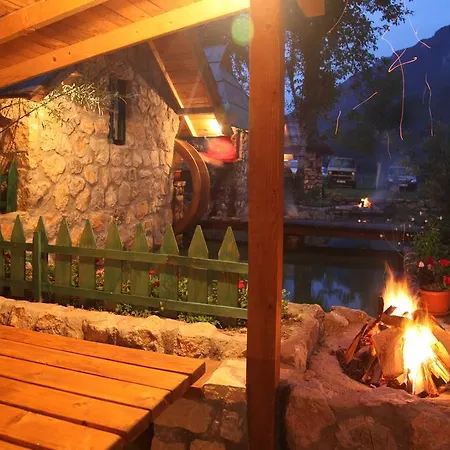 Semesterpark Rafting Camp Tara Center Tri Vodenice 3*