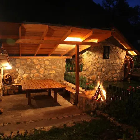 Prázdninový areál Rafting Camp Tara Center Tri Vodenice