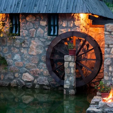 Prázdninový areál Rafting Camp Tara Center Tri Vodenice 3*