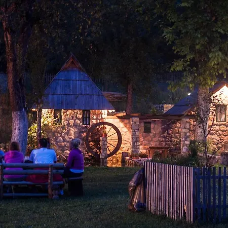 Prázdninový areál Rafting Camp Tara Center Tri Vodenice Bastasi