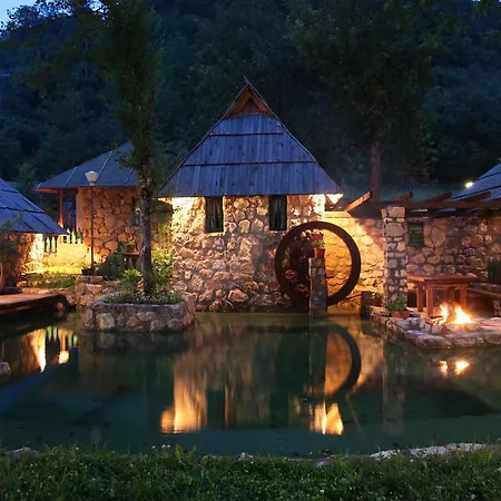 Rafting Camp Tara Center Tri Vodenice