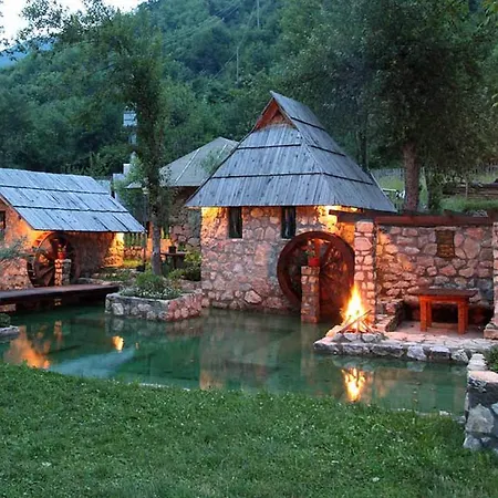 Rafting Camp Tara Center Tri Vodenice Prázdninový areál