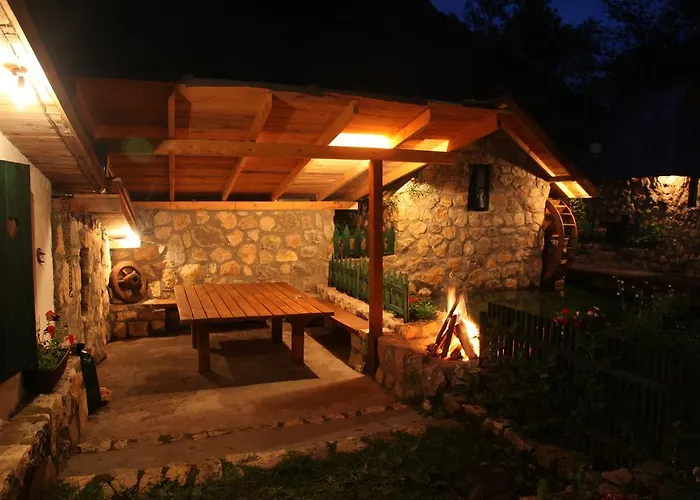 Parque de vacaciones Rafting Camp Tara Center Tri Vodenice